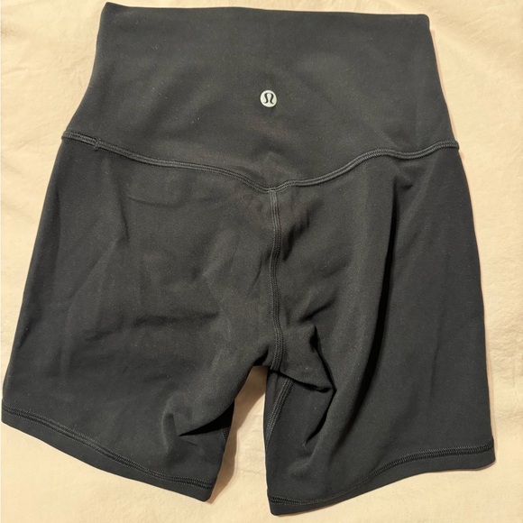 Lululemon align shorts - size 4 - Picture 3 of 3